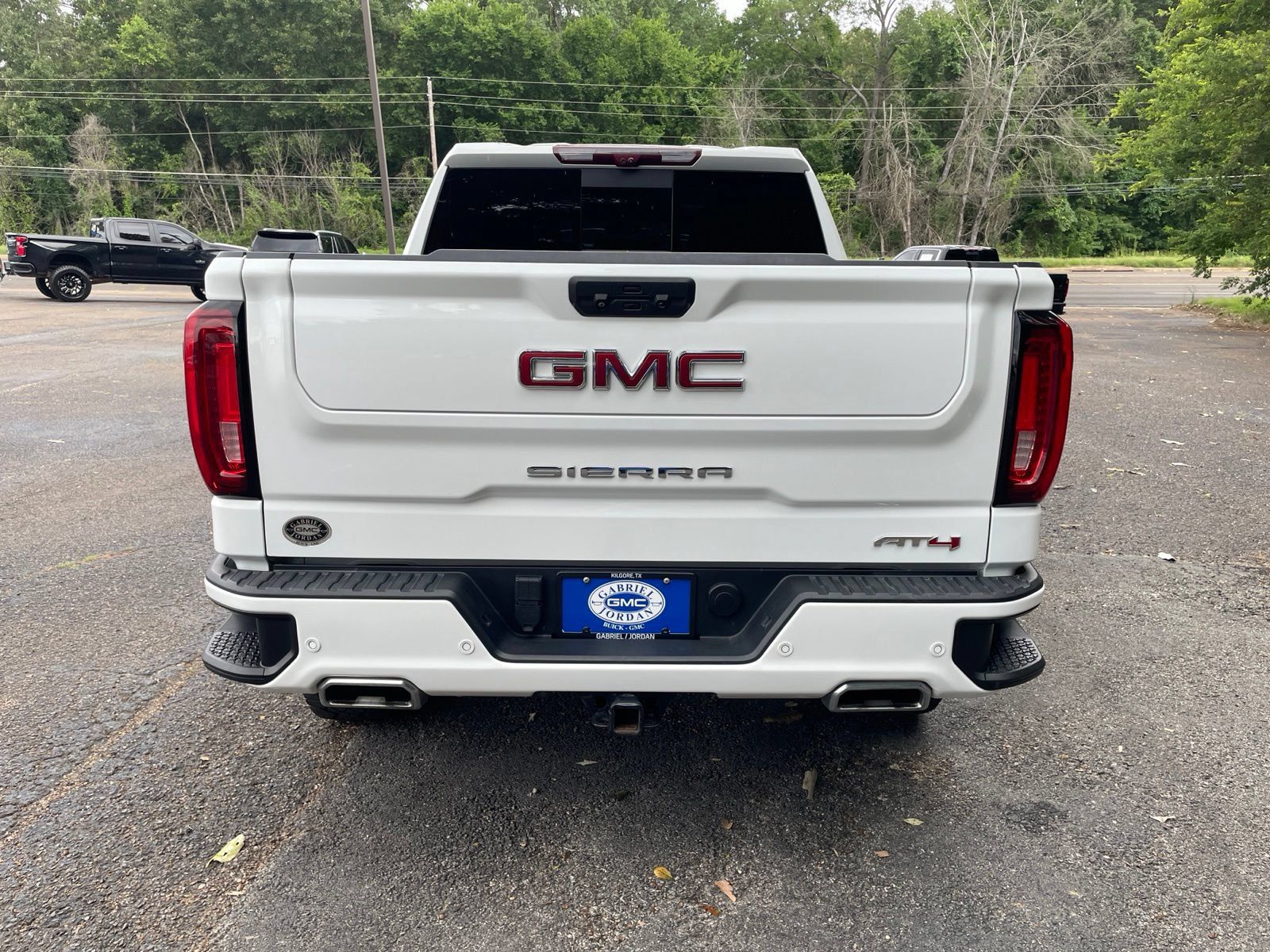 Used 2022 GMC Sierra 1500 AT4 w/ AT4 Premium Package AWD/4WD image 5