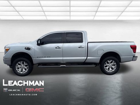 Used 2017 Nissan Titan SV AWD/4WD image 7
