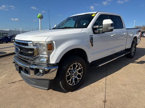 Used 2021 Ford F250 Lariat w/ Lariat Value Package image 3
