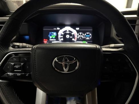 Used 2023 Toyota Tundra Platinum AWD/4WD image 13