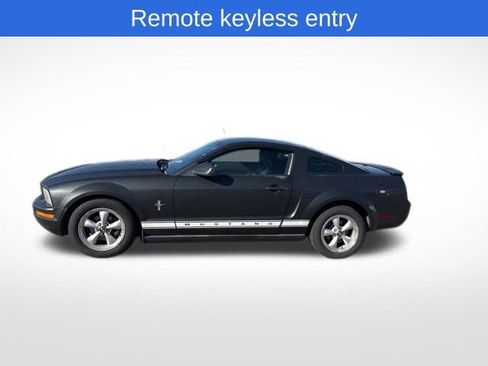 Used 2007 Ford Mustang Deluxe image 2