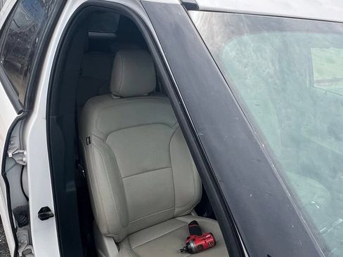 Used 2019 Ford Explorer Limited w/ Class III Trailer Tow Package FWD image 5