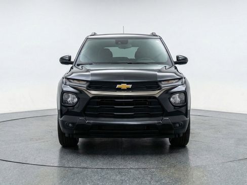 Used 2025 Chevrolet TrailBlazer LT FWD image 2