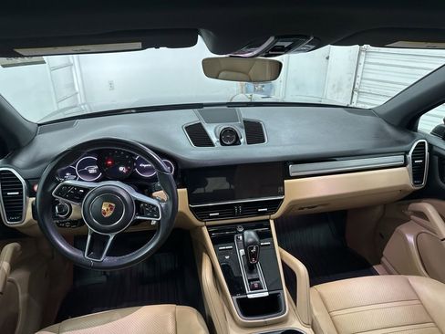 Used 2023 Porsche Cayenne image 21
