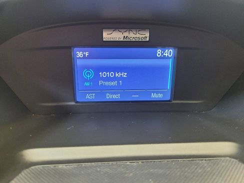 Used 2015 Ford Escape SE image 25