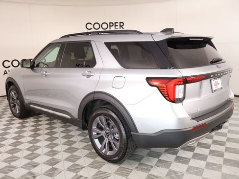 Used 2025 Ford Explorer Active w/ Active Comfort Package AWD/4WD image 24