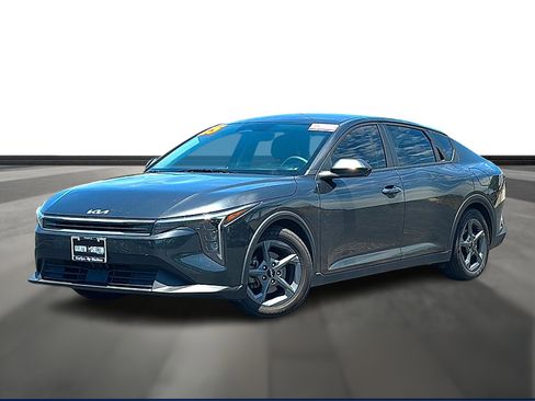 Used 2025 Kia K4 FWD image 1