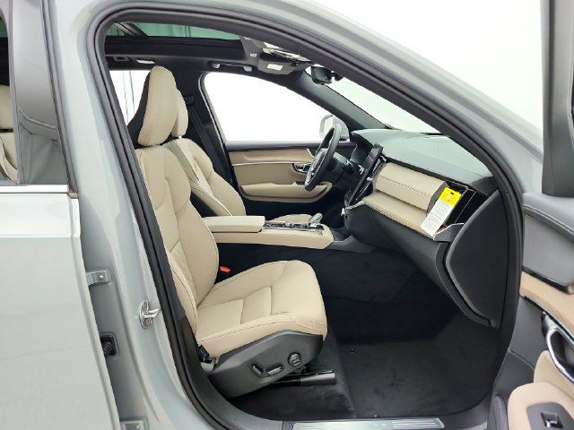 New 2026 Volvo XC90 T8 Plus AWD/4WD image 18