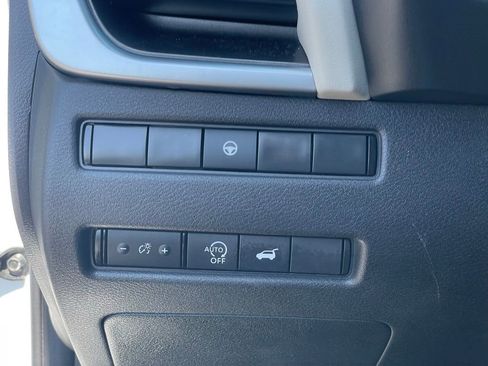 Certified 2024 Nissan Rogue SV AWD/4WD image 14