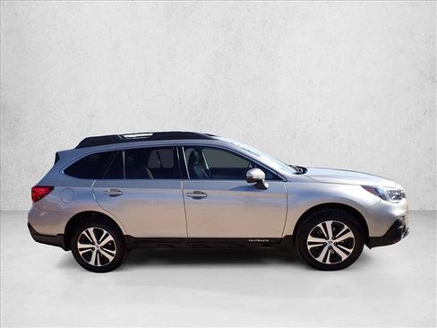 Used 2019 Subaru Outback 3.6R Limited w/ Popular Package #2 AWD/4WD image 5