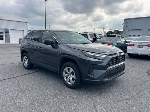 Used 2025 Toyota RAV4 LE AWD/4WD image 7