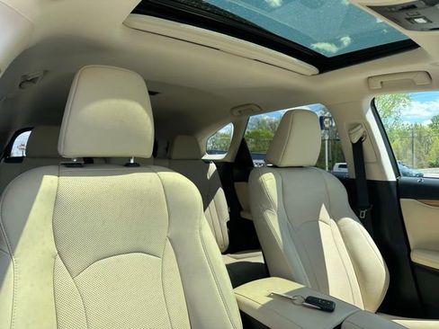 Used 2022 Lexus RX 350L Premium w/ Premium Package AWD/4WD image 8