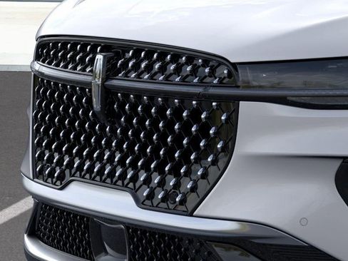 New 2026 Lincoln Nautilus Premier image 17