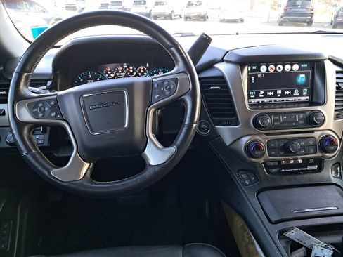 Used 2017 GMC Yukon Denali image 19