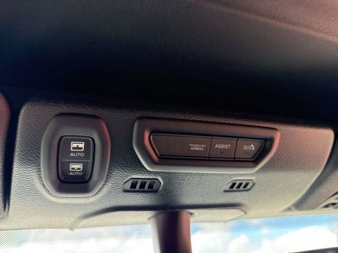 Used 2023 Jeep Wrangler Unlimited w/ Sun & Screen Package image 22