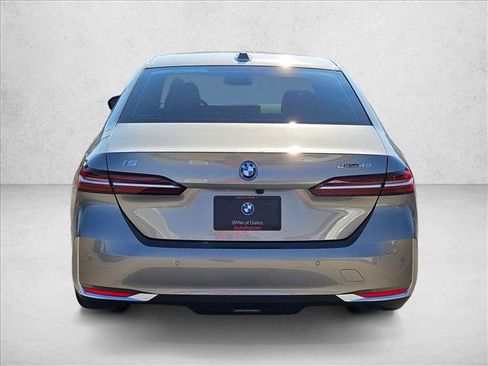 Used 2026 BMW i5 eDrive40 image 8