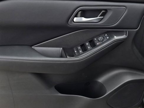 New 2026 Nissan Rogue SV FWD image 17