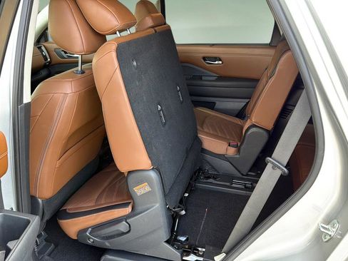 Used 2023 Nissan Pathfinder Platinum w/ Lighting Package (N93) image 25