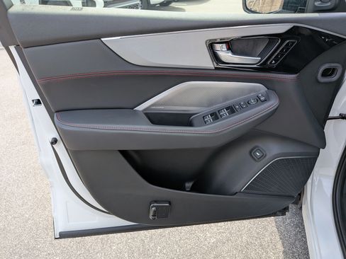 Used 2025 Acura MDX A-Spec image 11