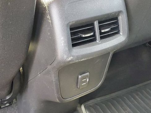 Certified 2019 Chevrolet Equinox LT w/ Driver Convenience Package FWD image 28