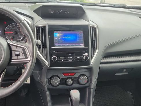 Used 2019 Subaru Crosstrek 2.0i Premium AWD/4WD image 17