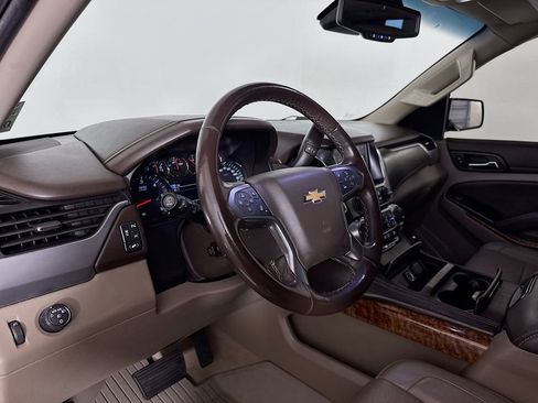 Used 2019 Chevrolet Suburban Premier image 9