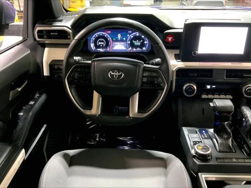 Used 2024 Toyota Tacoma TRD Off-Road image 5