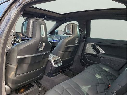 Used 2025 BMW 740i RWD image 14