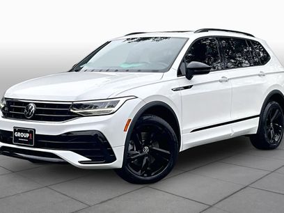 Certified 2023 Volkswagen Tiguan SE R-Line