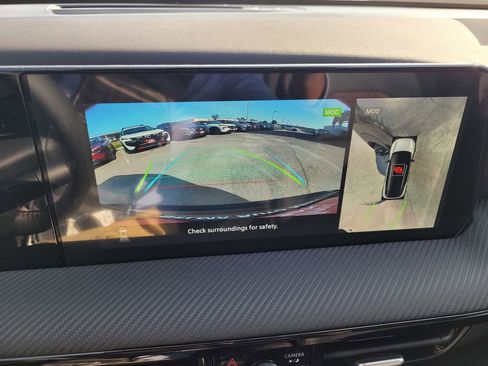 New 2026 Nissan Kicks SR image 9