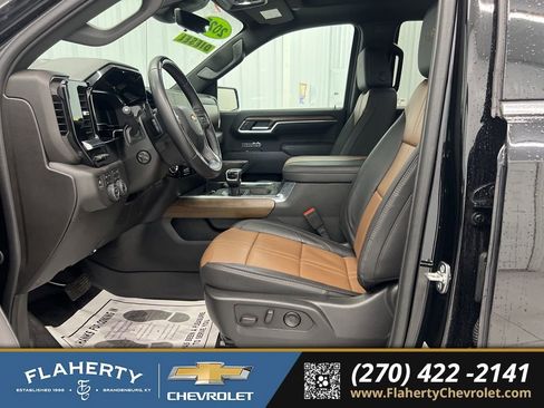 Used 2025 Chevrolet Silverado 1500 High Country image 9