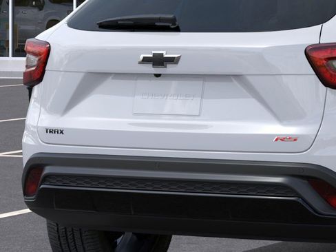 New 2025 Chevrolet Trax RS w/ Sunroof Package image 15