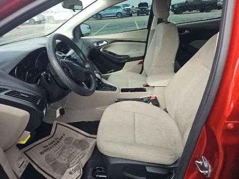 Used 2018 Ford Focus SE FWD image 7