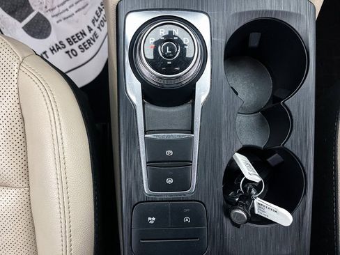 Used 2022 Ford Escape SEL image 29