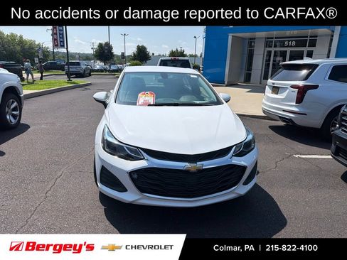 Used 2019 Chevrolet Cruze LT FWD image 2