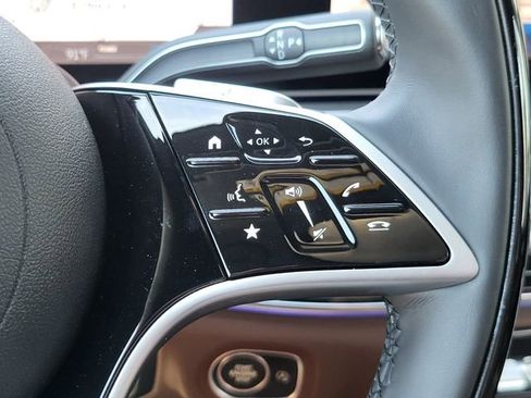 Used 2025 Mercedes-Benz GLS 450 4MATIC image 25