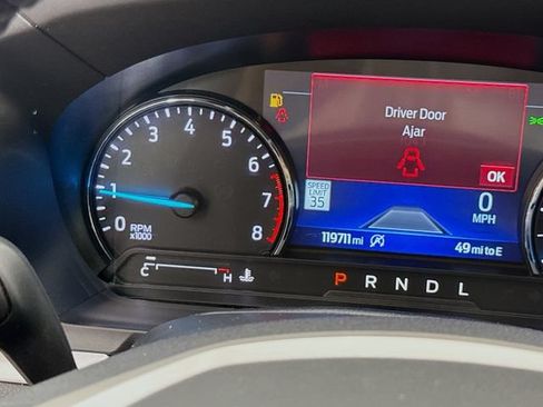 Used 2021 Ford Explorer XLT w/ Equipment Group 202A AWD/4WD image 13