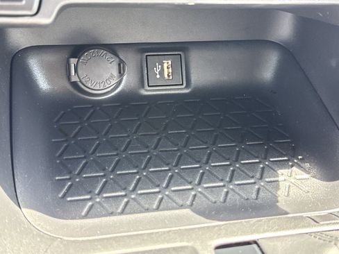 Used 2025 Toyota RAV4 XLE FWD image 26
