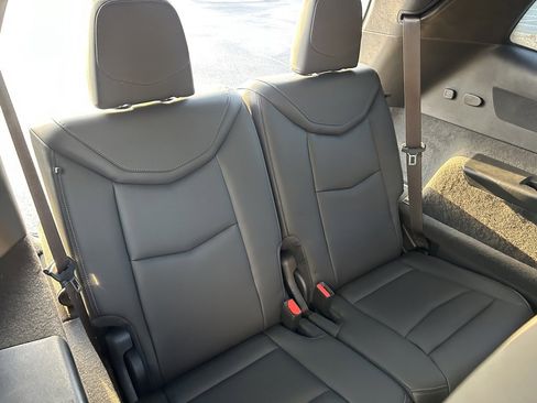 Used 2025 Cadillac XT6 Luxury image 45