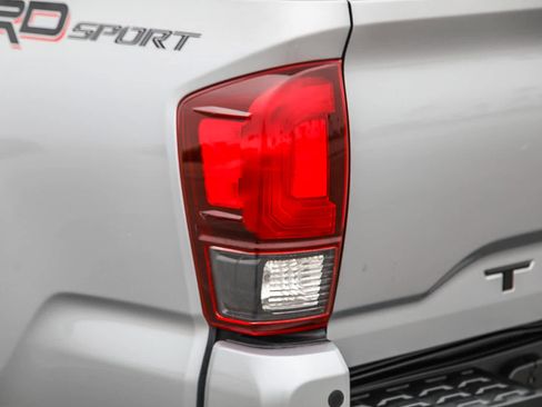 Used 2019 Toyota Tacoma TRD Sport w/ Technology Package RWD image 9