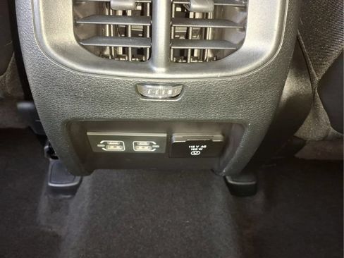 Used 2022 Jeep Cherokee Trailhawk AWD/4WD image 34