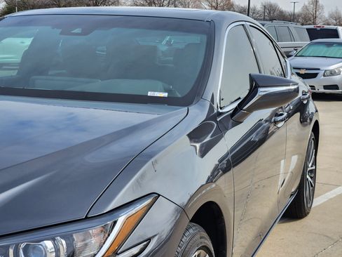 Used 2025 Lexus ES 350 w/ Premium Package image 9