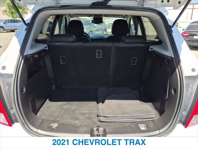Used 2021 Chevrolet Trax LS w/ Tint and Cruise Package AWD/4WD image 23