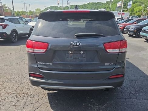 Used 2018 Kia Sorento EX AWD/4WD image 6
