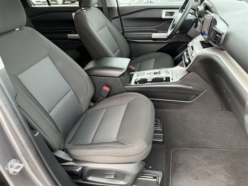 Used 2024 Ford Explorer XLT image 42