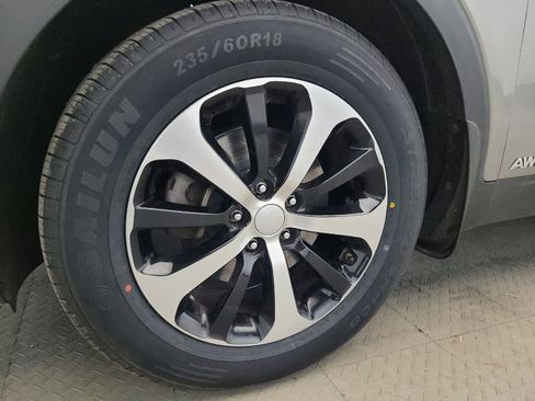 Used 2018 Kia Sorento EX AWD/4WD image 31