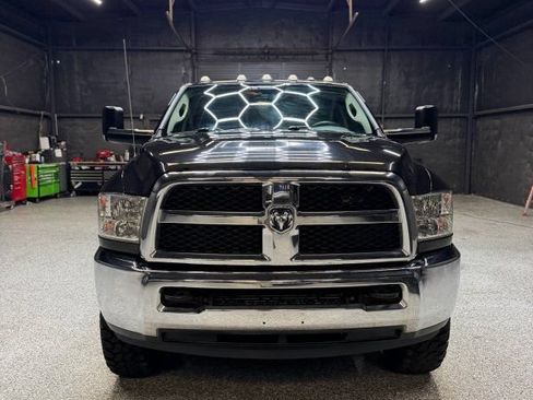 Used 2018 RAM 3500 Tradesman w/ Chrome Appearance Group AWD/4WD image 2