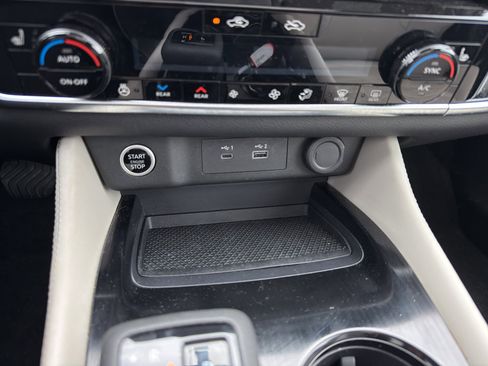 Certified 2023 Nissan Rogue SL w/ SL Premium Package image 20