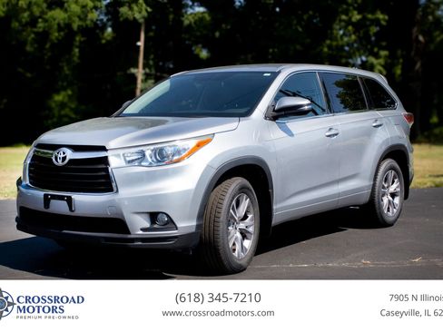 Used 2016 Toyota Highlander Plus AWD/4WD image 1
