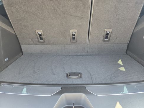 New 2025 Cadillac Escalade Premium Luxury image 24